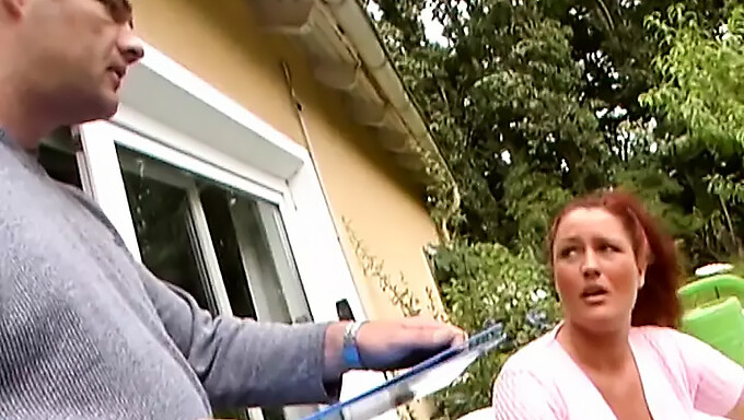 Ryšavá Milfka Si Necháva Ošukať Ústa A Tvár V Vintage Videu