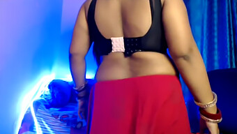 Enjoy The Show Of A Talented Indian Babe As She Flaunts Her Assets On Webcam