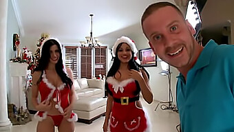 Spécial De Noël De Fesses Rebondies Avec Abella Anderson Et Rebeca Linares