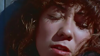 Sharon Thorpe En Venus In Een Vintage Amerikaanse Grindhouse Ervaring