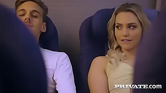 Fantasztikus Mélytorok Debütálás: Mia Malkova Mindent Belevesz Egy Repülésbe