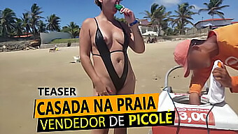 La Esposa Rubia Tetona Disfruta De Un Tanga Junto A La Playa Y Juego De Pezones