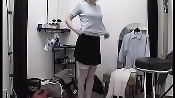 독일 Milf 다나는 란제리에서 하드코어 섹스를 유혹합니다